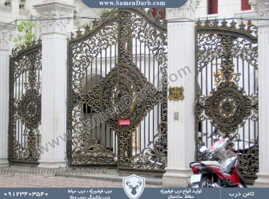 ساختمان ثامن درب؛ درب پارکینگ با طراحی مستحکم و زیبا برای امنیت بیشتر منزل شما